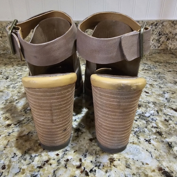 Kork-Ease Women’s Linden Leather Block Heeled Sandal Taupe Size 9 - Picture 5 of 7